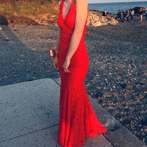 Beautiful mermaid style prom dress!